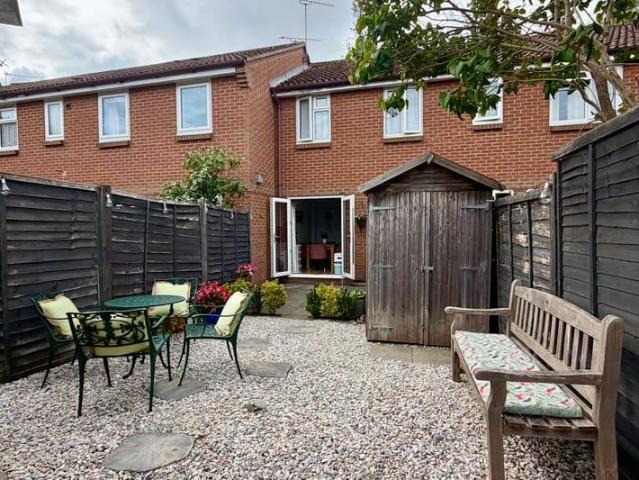 House for sale in Heol-las, Surrey