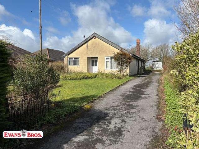 House for sale in Llangunnor, Wales