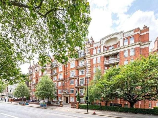 House for sale in St. John's Wood, Greater London