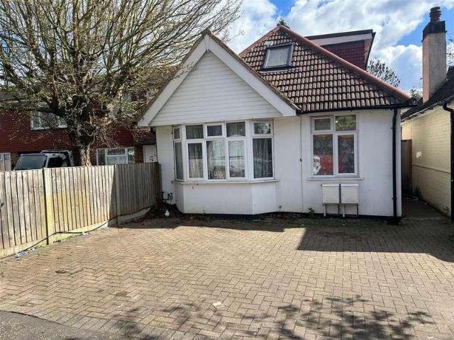 House for sale in Whitton, Greater London