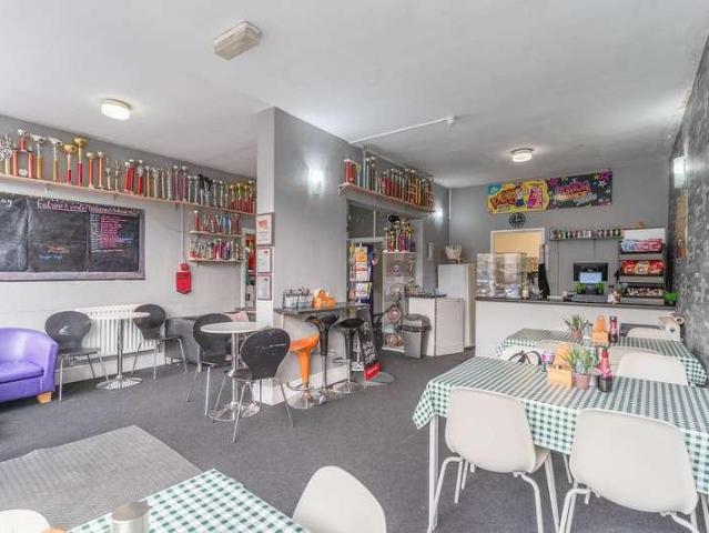 House for sale in Pontymister, Risca