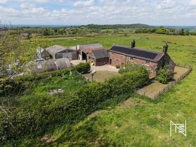 House for sale in Kingsley Moor, Staffordshire