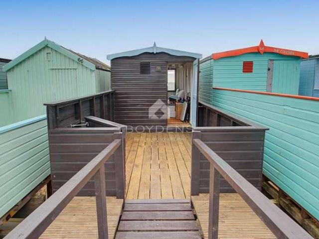House for sale in Frinton and Walton, Dale Hill