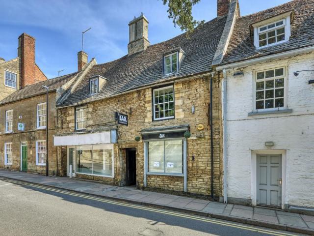 House for sale in Oundle