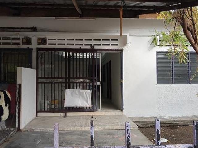 Terraced House for sale in Kuala Selangor, Selangor