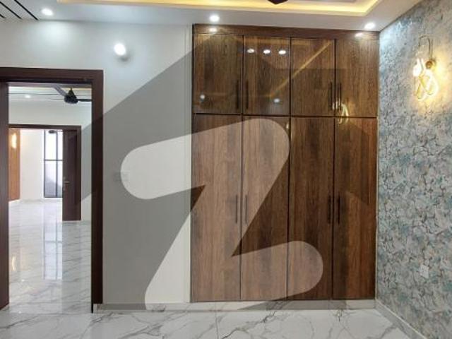 House for sale in سیالکوٹ, گوجرانوالہ ڈویژن