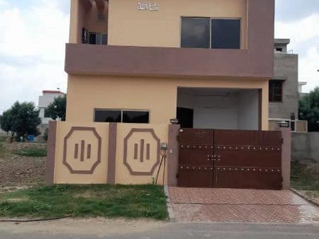 House for sale in Faisalabad, Islamabad Capital Territory