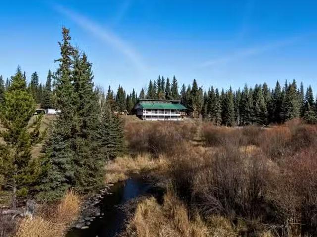 House for sale in Eagle Creek, British Columbia