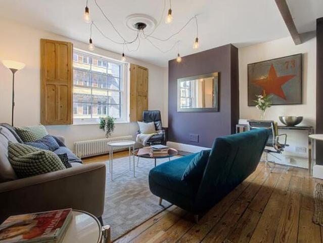 Property for sale in Cat Hill