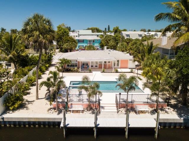 House for sale in Anna Maria