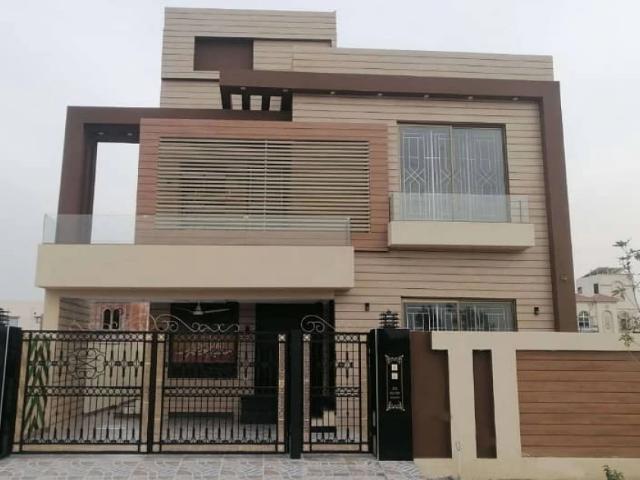 House for sale in تروگل, لاہور ڈویژن