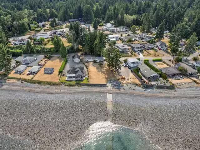 House for sale in Bowser, British Columbia
