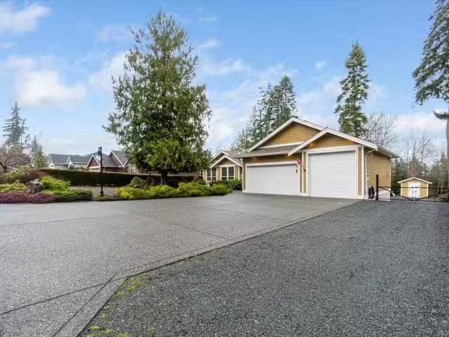House for sale in Bowser, British Columbia