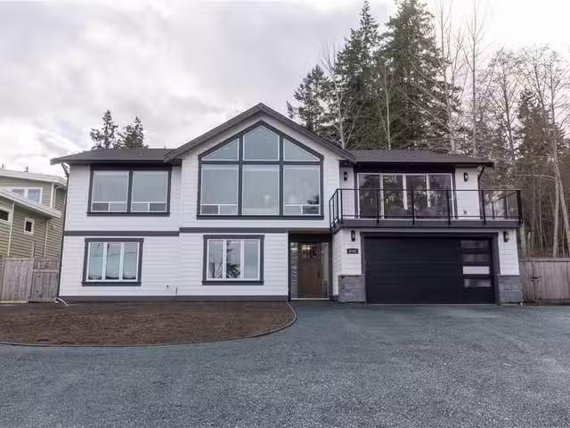 House for sale in Bowser, British Columbia