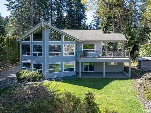 House for sale in Bowser, British Columbia