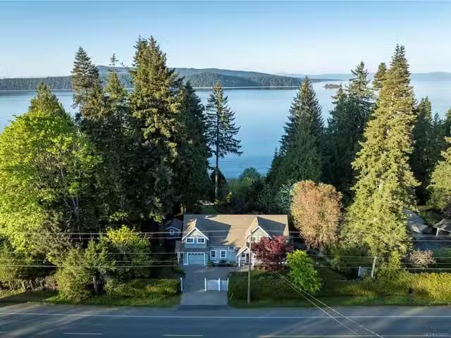 House for sale in Bowser, British Columbia