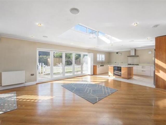 Farm for sale in Beckenham, Greater London