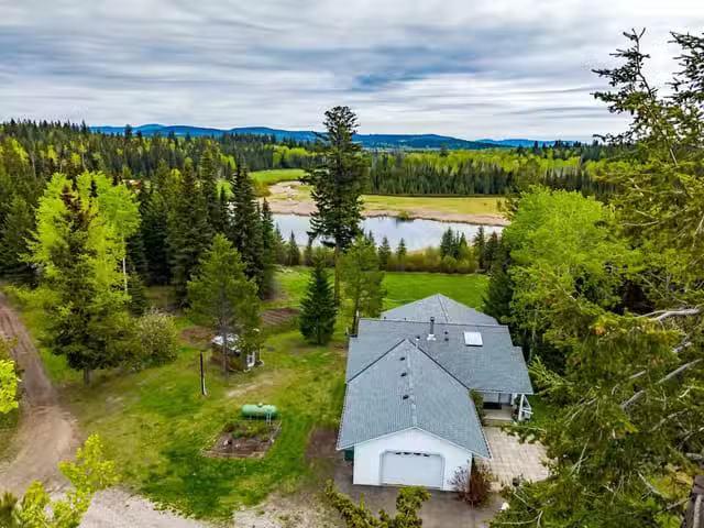 House for sale in Caribou Hide, British Columbia