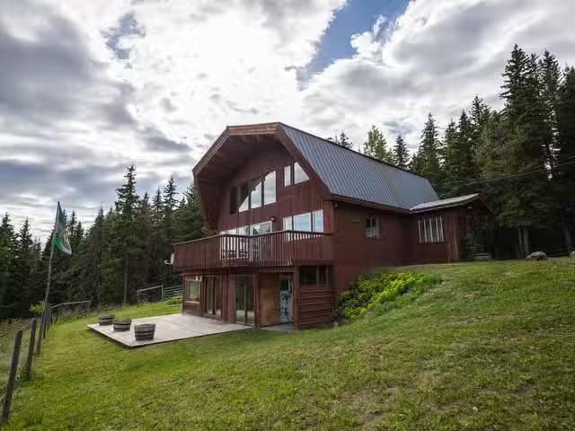 House for sale in Caribou Hide, British Columbia