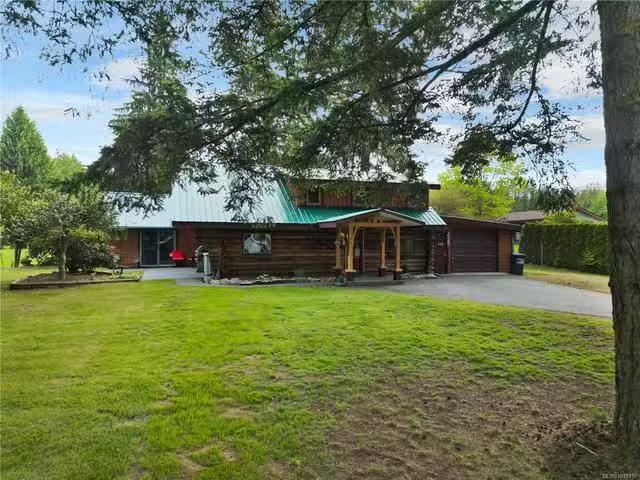 House for sale in Strathcona, British Columbia