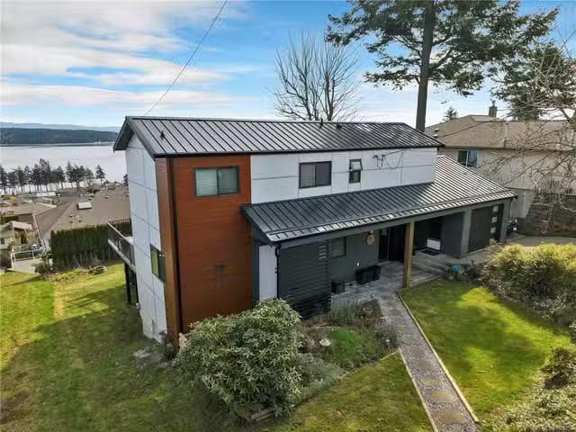 House for sale in Strathcona, British Columbia