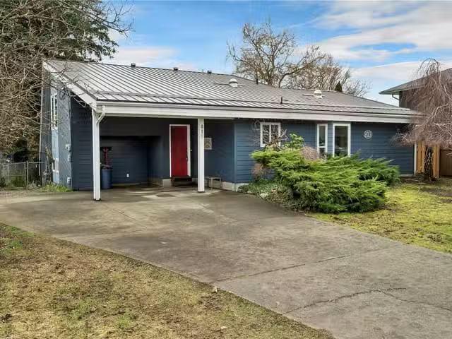 House for sale in Strathcona, British Columbia