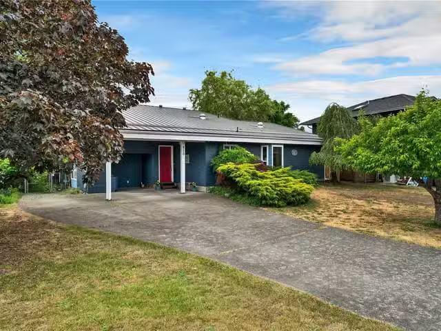House for sale in Strathcona, British Columbia