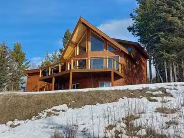 House for sale in Anahim Lake, British Columbia
