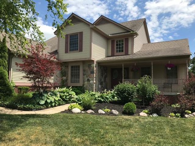 House for sale in Commerce Township