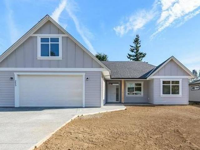 House for sale in Courtenay