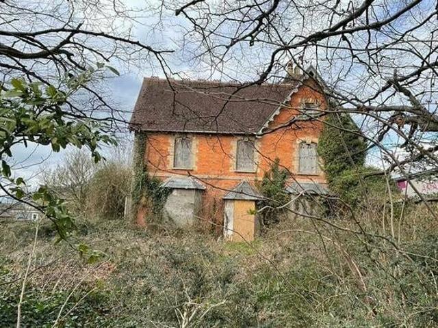 House for rent in Lyons, Greater London