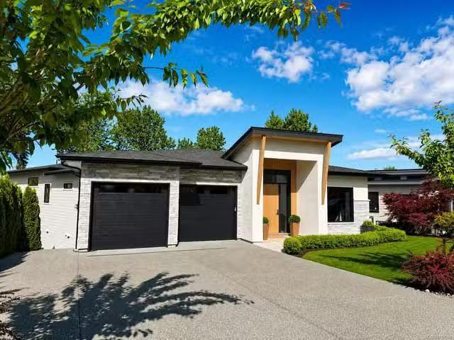 House for sale in Duncan, British Columbia