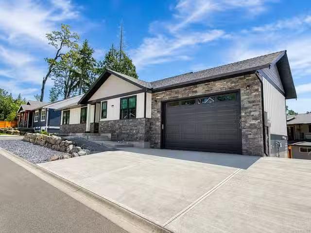 House for sale in Duncan, British Columbia