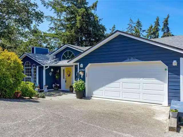 House for sale in Duncan, British Columbia
