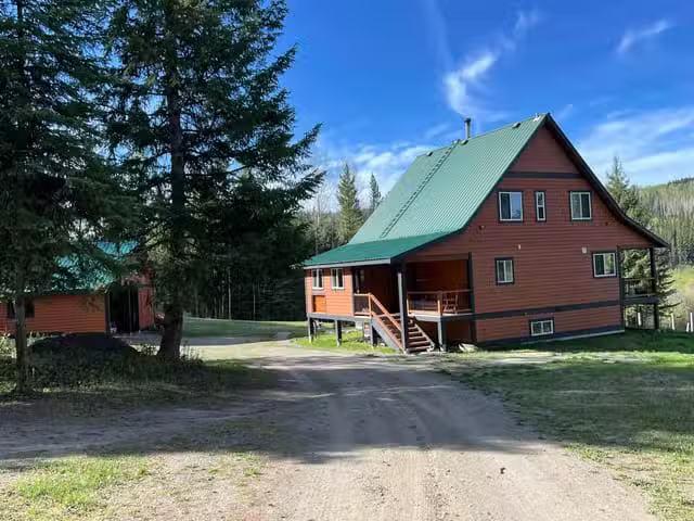 House for sale in Eagle Creek, British Columbia