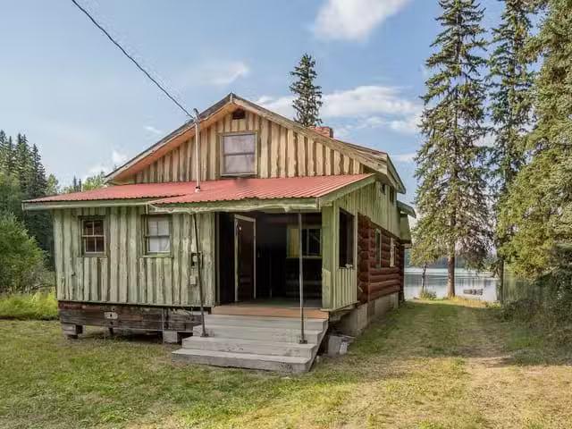 House for sale in Eagle Creek, British Columbia