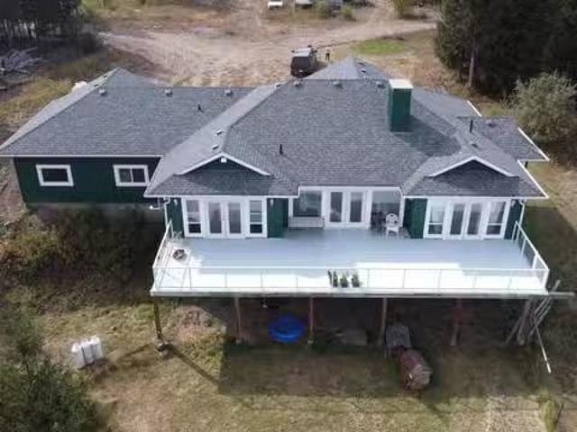 House for sale in Eagle Creek, British Columbia
