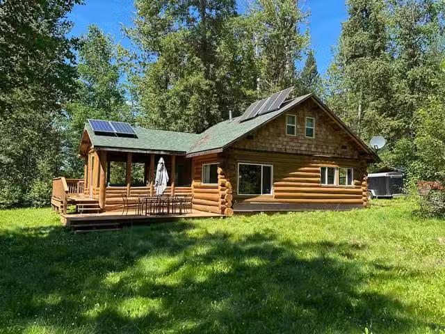 House for sale in Eagle Creek, British Columbia