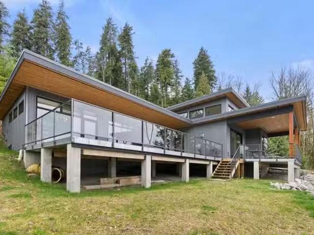 House for sale in Gibsons, British Columbia