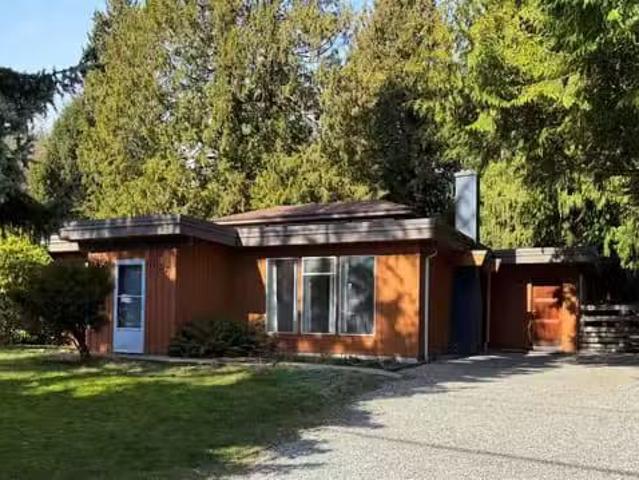 House for sale in Gibsons, British Columbia