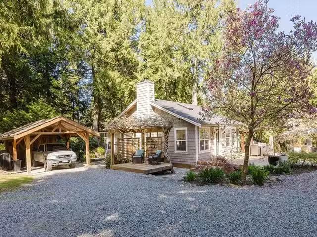 House for sale in Gibsons, British Columbia