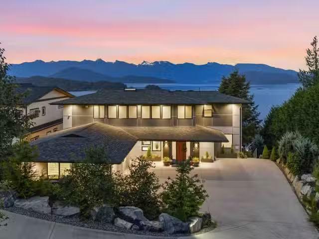 House for sale in Gibsons, British Columbia