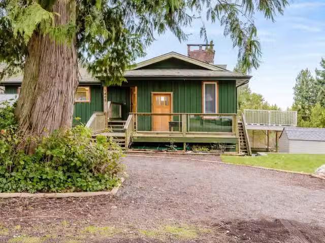 House for sale in Gibsons, British Columbia