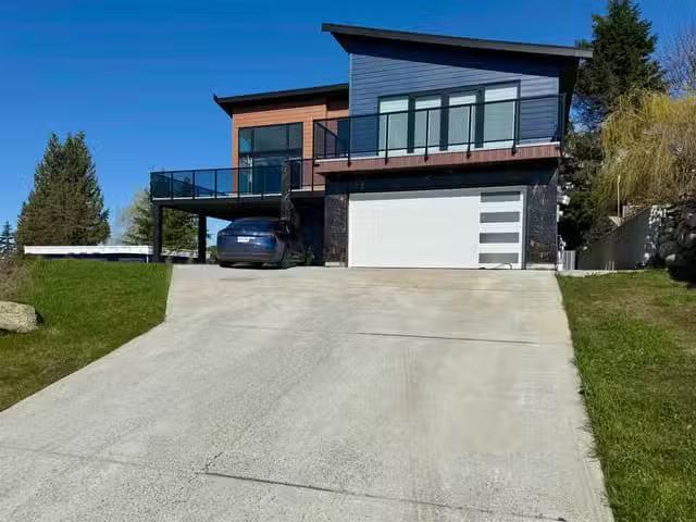 House for sale in Gibsons, British Columbia