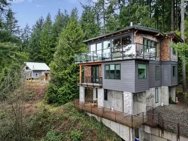 House for sale in Gibsons, British Columbia