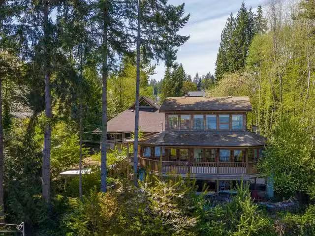 House for sale in Gibsons, British Columbia