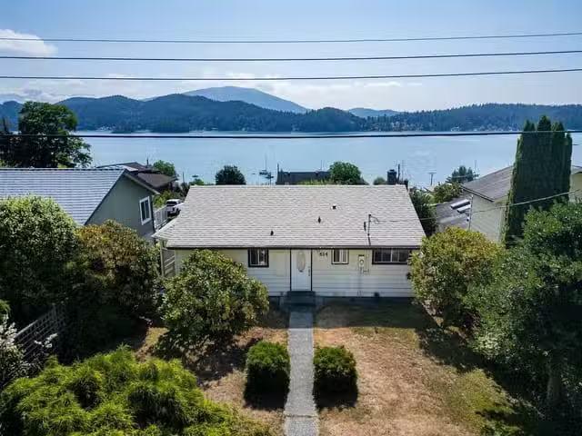 House for sale in Gibsons, British Columbia