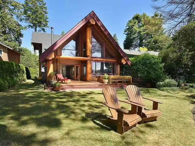 House for sale in Gibsons, British Columbia