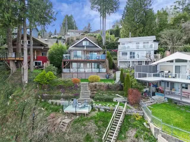 House for sale in Gibsons, British Columbia