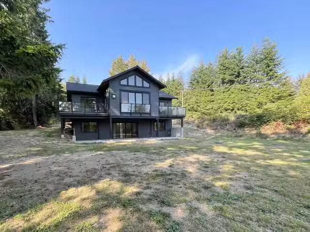 House for sale in Gibsons, British Columbia